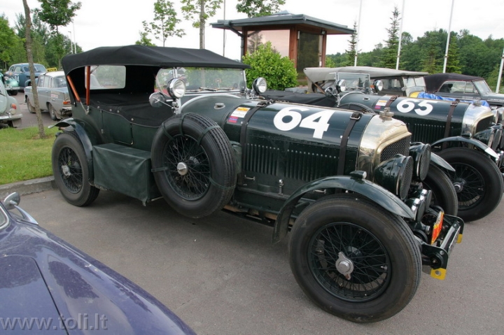 pp05 Vienas šalia kito - du „Bentley 6.5 Tourer“ (abu 1929 m.)