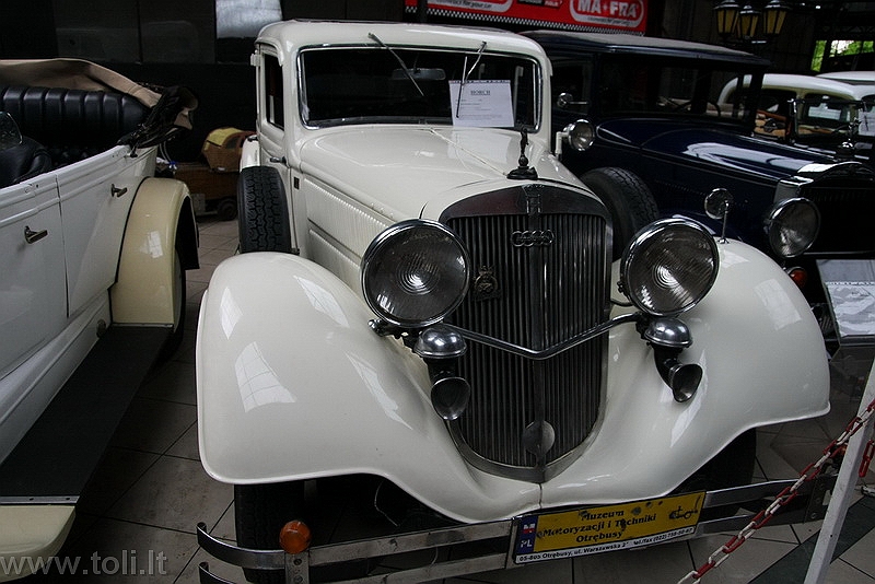 automuziejus02 „Horch 830 BL“ (1938 m.)