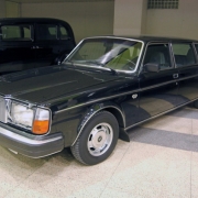 „Volvo 264 Top Executive“ (1977 m.) su 70 cm pailgintu kėbulu, kurį, kaip ir interjerą, sukūrė italų dizaino studija „Bertone“. Šiuo automobiliu naudojosi Vokietijos Demokratinės Respublikos vadovas Erich'as Honecker'is